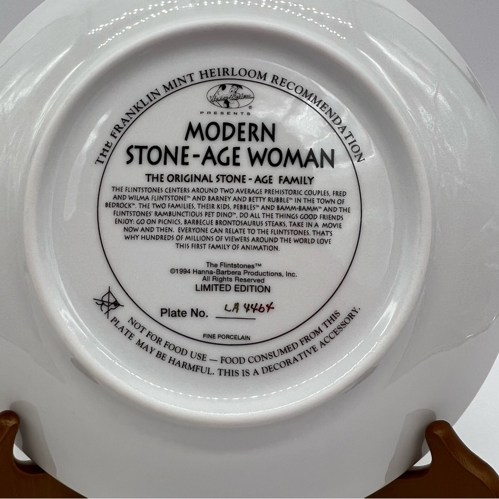 The Flintstones "Modern Stone-Age Woman" Collector Plate - Picture 9 of 9